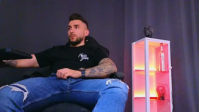 Snapshot of MightyAaron66 chatting on February 2025 12:19:01 PM MightyAaron66 online show from February 2025 12:19:01 PM