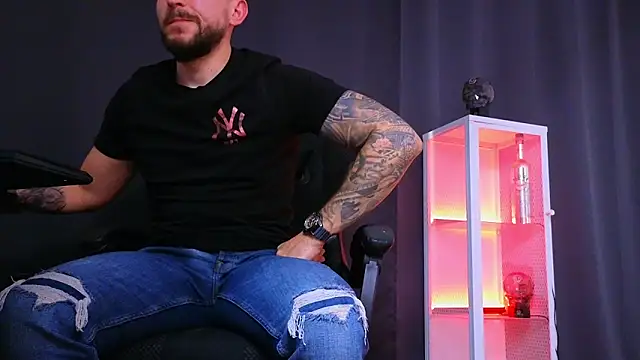 Snapshot of MightyAaron66 chatting on February 2025 10:47:02 AM MightyAaron66 online show from February 2025 10:47:02 AM