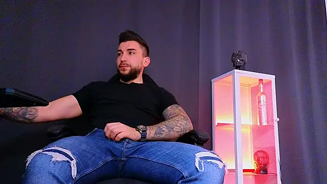 Snapshot of MightyAaron66 chatting on March 2025 03:32:02 AM MightyAaron66 online show from March 2025 03:32:02 AM