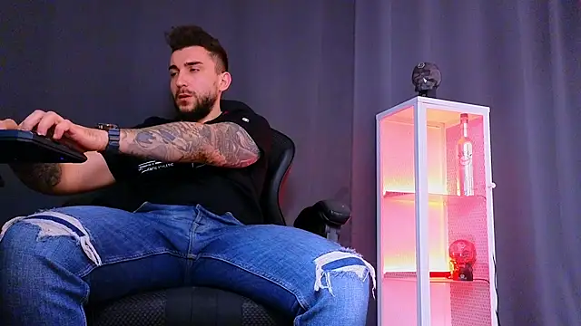 Snapshot of MightyAaron66 chatting on March 2025 04:43:02 AM MightyAaron66 online show from March 2025 04:43:02 AM