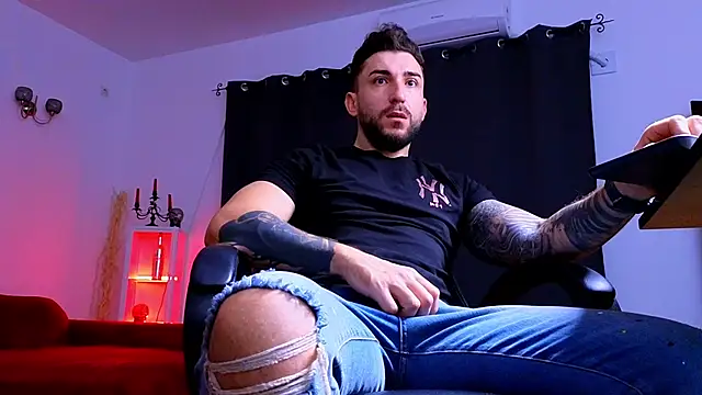 Snapshot of MightyAaron66 chatting on October 2025 04:24:02 AM MightyAaron66 online show from October 2025 04:24:02 AM