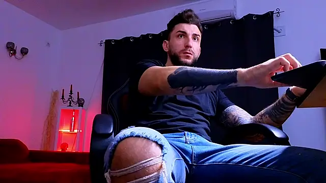 Snapshot of MightyAaron66 chatting on October 2025 04:13:01 AM MightyAaron66 online show from October 2025 04:13:01 AM