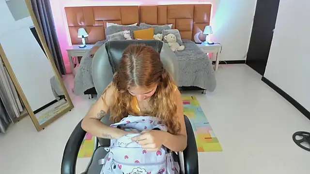 Tamy edwards online show from February 2026 08:08:02 PM