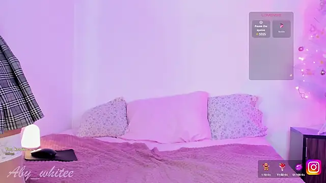 Snapshot of AbyWhitee chatting on December 2024 06:53:02 AM AbyWhitee online show from December 2024 06:53:02 AM