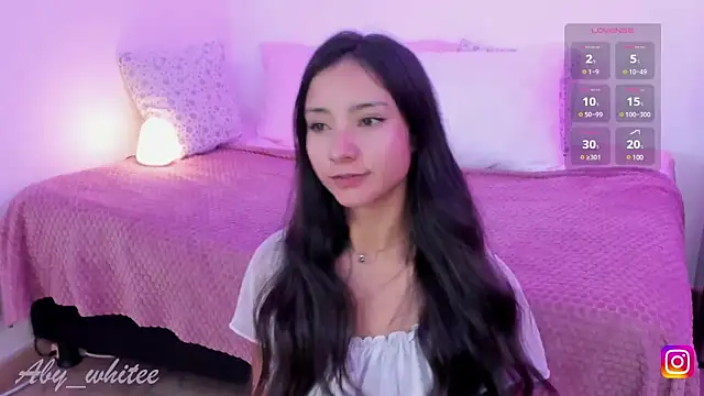 Snapshot of AbyWhitee chatting on January 2025 07:28:01 AM AbyWhitee online show from January 2025 07:28:01 AM