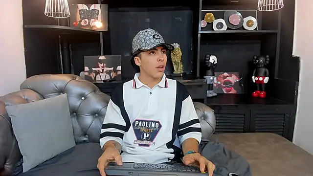 Snapshot of HeellBoy_ chatting on October 2025 08:49:02 PM HeellBoy online show from October 2025 08:49:02 PM