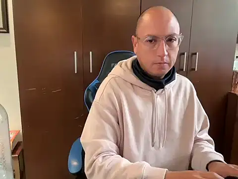 alanan881 online show from January 2025 03:07:02 PM