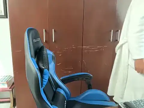 alanan881 online show from March 2025 05:16:02 PM