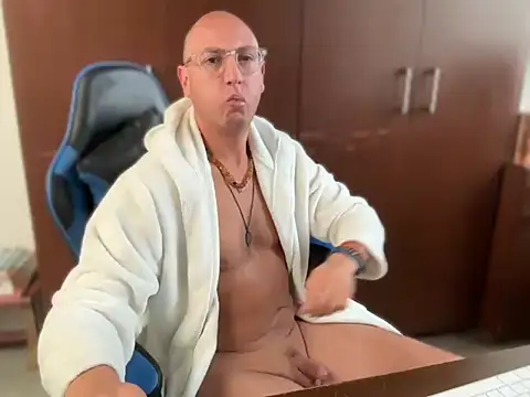 alanan881 online show from March 2025 09:40:02 PM