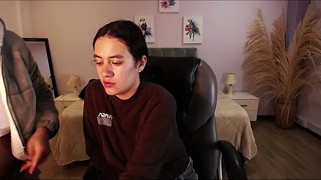 Icysweetcam online show from November 2025 10:29:01 AM