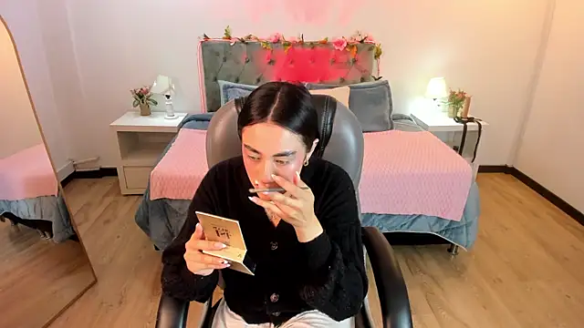 Icysweetcam online show from May 2026 11:18:01 AM