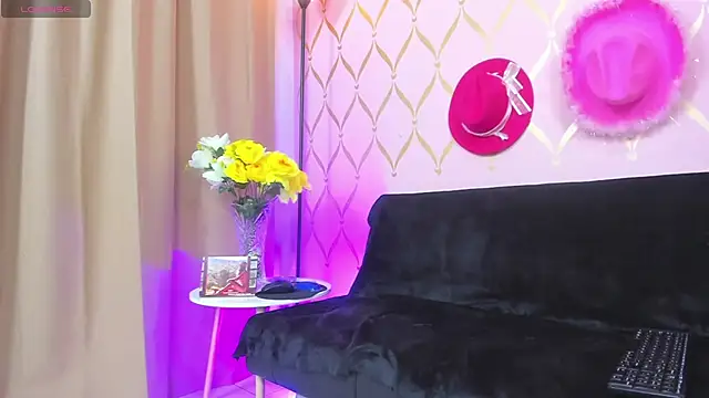 Snapshot of ladylians chatting on December 2024 06:14:01 PM ladylians online show from December 2024 06:14:01 PM