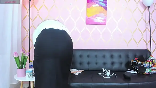 Snapshot of ladylians chatting on January 2025 02:41:01 AM ladylians online show from January 2025 02:41:01 AM