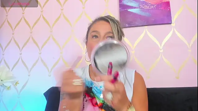 Snapshot of ladylians chatting on January 2025 09:46:02 PM ladylians online show from January 2025 09:46:02 PM