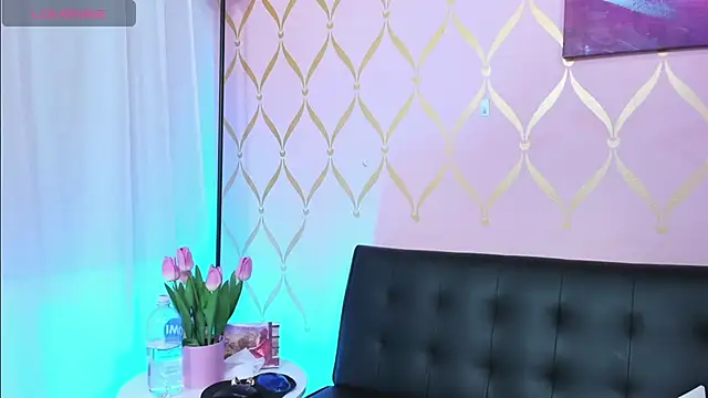 Snapshot of ladylians chatting on January 2025 01:43:02 AM ladylians online show from January 2025 01:43:02 AM