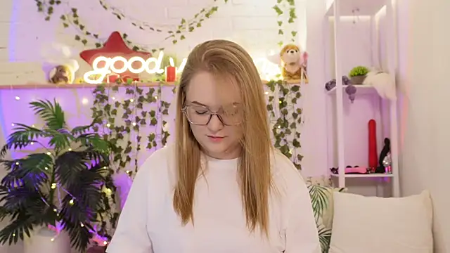 MonicaAsis online show from February 2026 06:15:02 PM