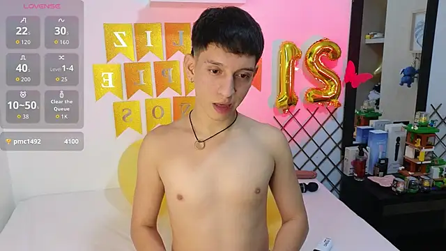 milky  boy  online show from December 2025 04:09:01 AM