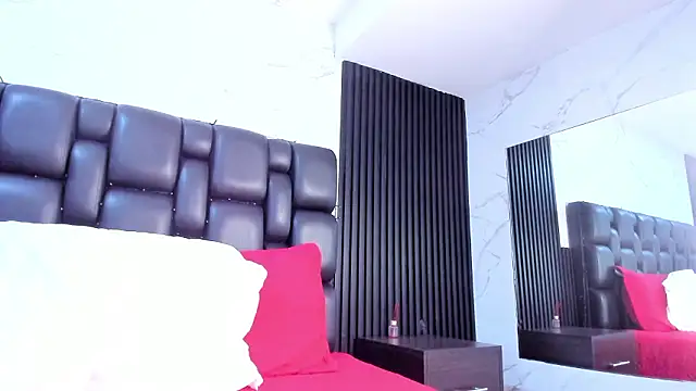 Snapshot of AuroraBon chatting on February 2026 02:24:01 PM AuroraBon online show from February 2026 02:24:01 PM