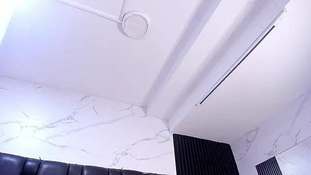 Snapshot of AuroraBon chatting on February 2026 05:30:01 AM AuroraBon online show from February 2026 05:30:01 AM