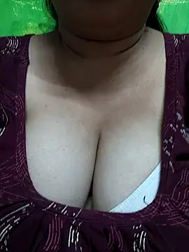 Snapshot of Rinki_Guptaa chatting on February 2025 06:19:01 PM Rinki Guptaa online show from February 2025 06:19:01 PM