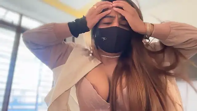 Snapshot of Hotty-Sana chatting on December 2025 06:33:01 AM Hotty-Sana online show from December 2025 06:33:01 AM