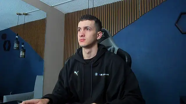 JacksonOlsenn online show from February 2025 12:11:02 PM