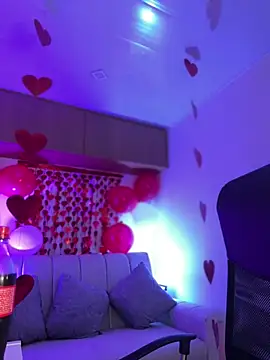 maddy bronw  online show from February 2025 01:05:02 AM