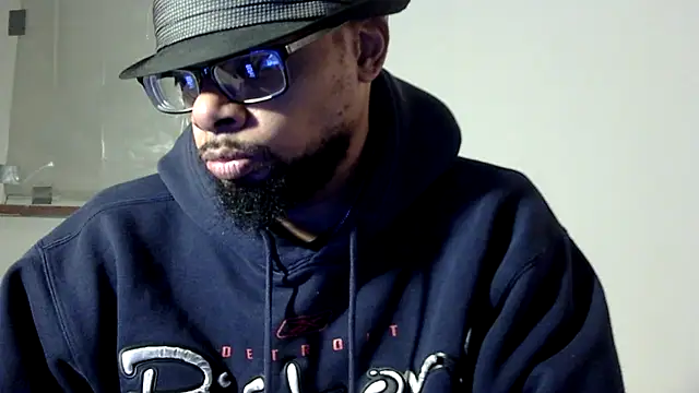 Snapshot of WhiskeyWood_DuhGOD chatting on February 2026 02:04:01 AM WhiskeyWood DuhGOD online show from February 2026 02:04:01 AM