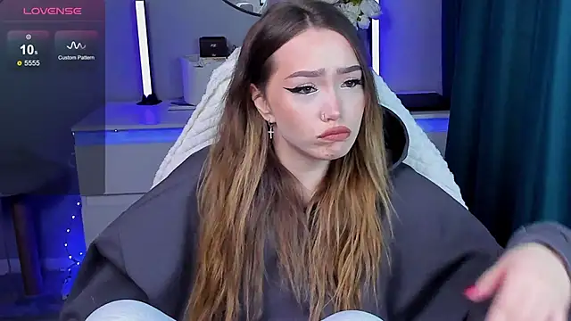 Evia r0se online show from November 2025 02:27:01 PM