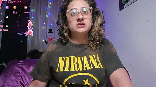 Snapshot of AnnieBigBoobs chatting on January 2025 09:12:01 PM AnnieBigBoobs online show from January 2025 09:12:01 PM