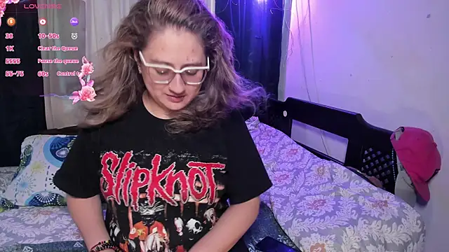 Snapshot of AnnieBigBoobs chatting on March 2025 09:05:02 PM AnnieBigBoobs online show from March 2025 09:05:02 PM