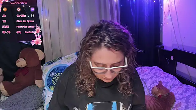 Snapshot of AnnieBigBoobs chatting on March 2025 12:40:02 AM AnnieBigBoobs online show from March 2025 12:40:02 AM