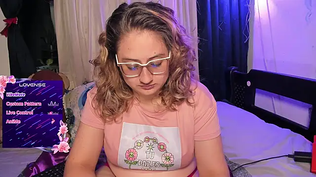 Snapshot of AnnieBigBoobs chatting on October 2025 10:19:01 PM AnnieBigBoobs online show from October 2025 10:19:01 PM