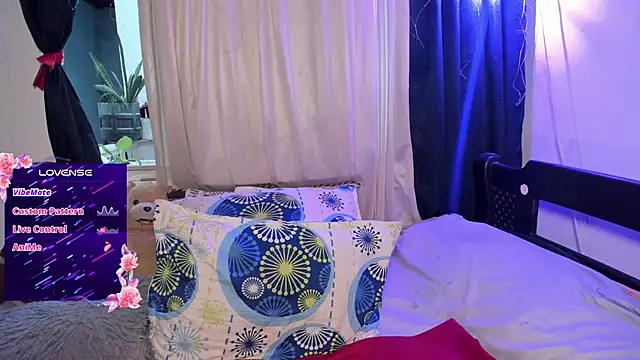 Snapshot of AnnieBigBoobs chatting on October 2025 10:10:01 PM AnnieBigBoobs online show from October 2025 10:10:01 PM