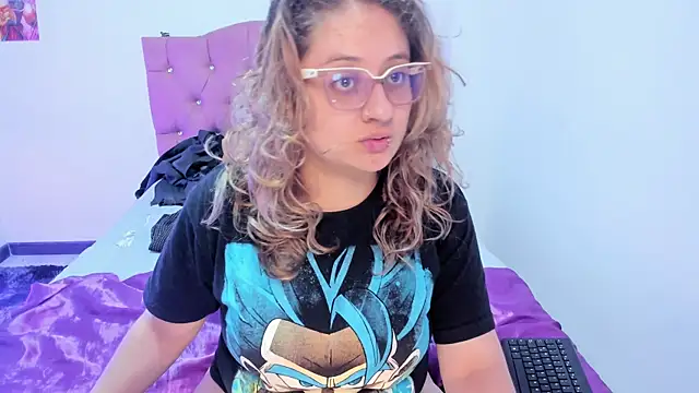 Snapshot of AnnieBigBoobs chatting on December 2025 10:25:02 PM AnnieBigBoobs online show from December 2025 10:25:02 PM