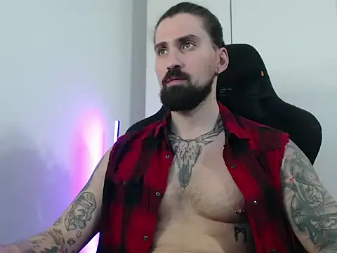 Snapshot of MateoHunk chatting on November 2025 02:27:02 PM MateoHunk online show from November 2025 02:27:02 PM