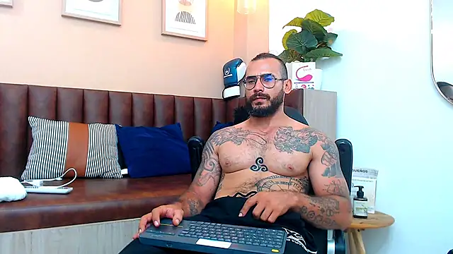 hanz col online show from March 2025 11:30:02 AM