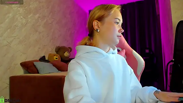 Kira yoon online show from September 2025 11:52:01 PM