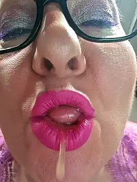 Snapshot of Genoveva73sexy chatting on December 2024 02:41:02 PM Genoveva73sexy online show from December 2024 02:41:02 PM