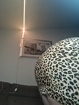 Snapshot of Genoveva73sexy chatting on March 2025 04:39:02 PM Genoveva73sexy online show from March 2025 04:39:02 PM