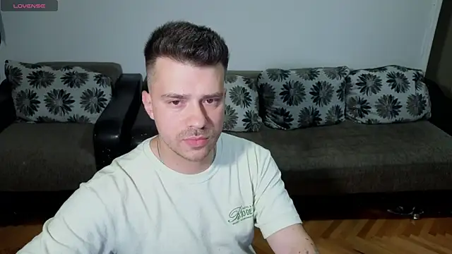 JohnnyStepBro online show from June 2026 07:09:02 PM