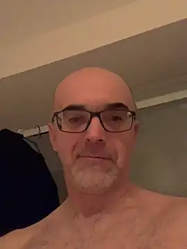 Snapshot of MaxVain chatting on December 2024 05:15:02 AM MaxVain online show from December 2024 05:15:02 AM