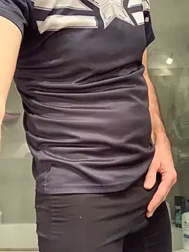 Snapshot of MaxVain chatting on January 2025 02:30:01 AM MaxVain online show from January 2025 02:30:01 AM