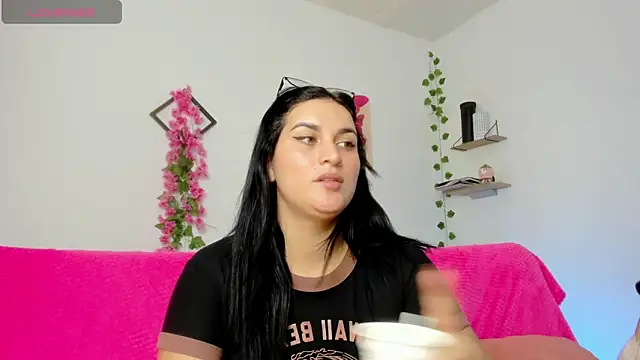 Emic  online show from January 2025 05:56:02 PM