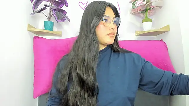 Snapshot of Little_Ivy chatting on September 2025 04:08:01 PM Little Ivy online show from September 2025 04:08:01 PM