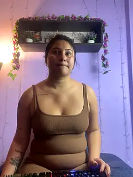 Snapshot of Little_Ivy chatting on November 2025 03:14:02 PM Little Ivy online show from November 2025 03:14:02 PM