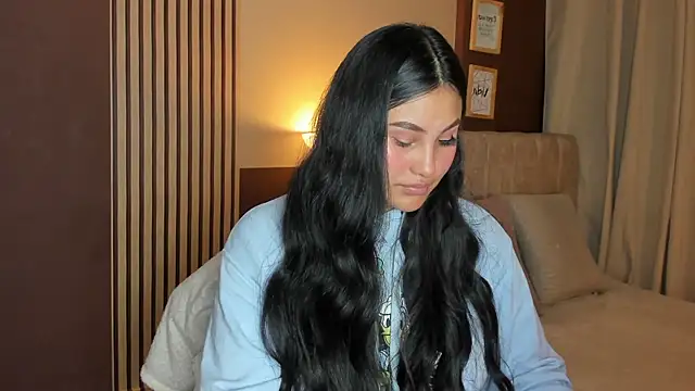 Little Ivy online show from April 2026 08:04:01 PM