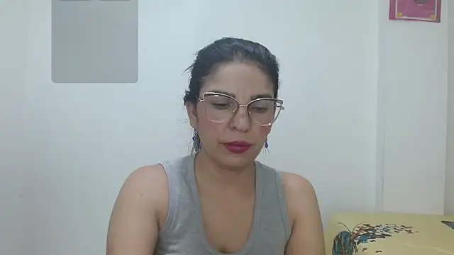 anybellucci43 online show from December 2024 03:32:01 AM