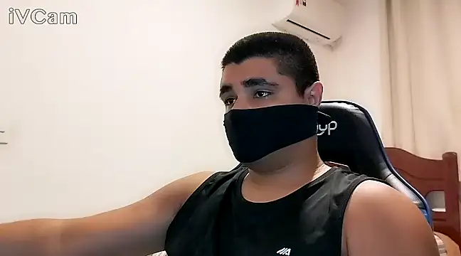 LeoPutaria online show from December 2024 07:43:01 PM