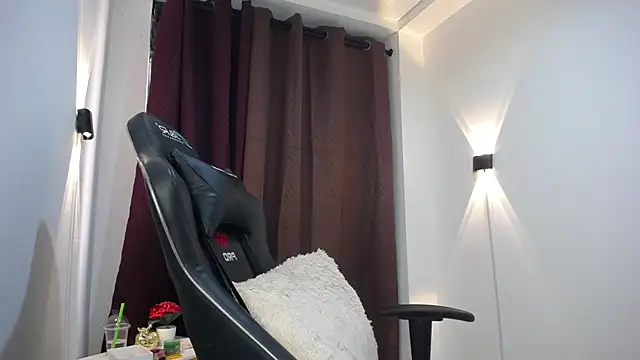 Snapshot of janna_isa chatting on January 2025 02:37:01 PM janna isa online show from January 2025 02:37:01 PM